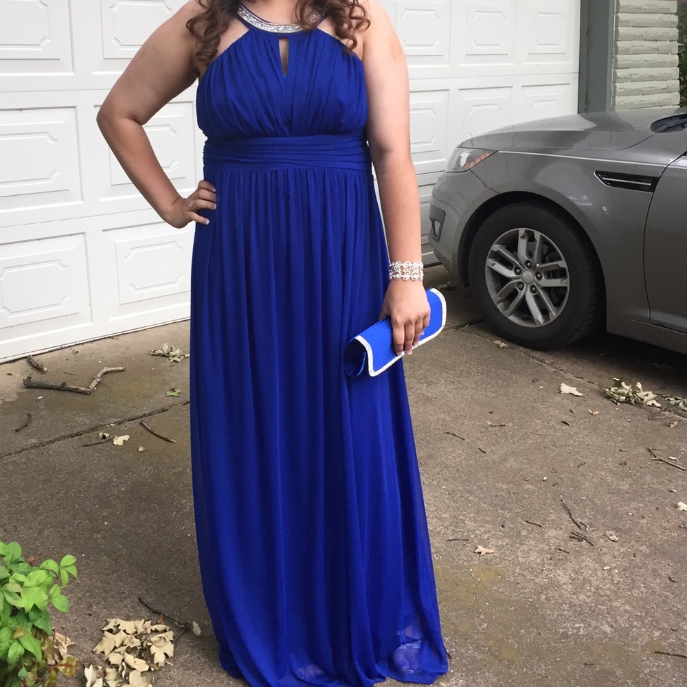Beautiful Prom Dress with Blue Clutch